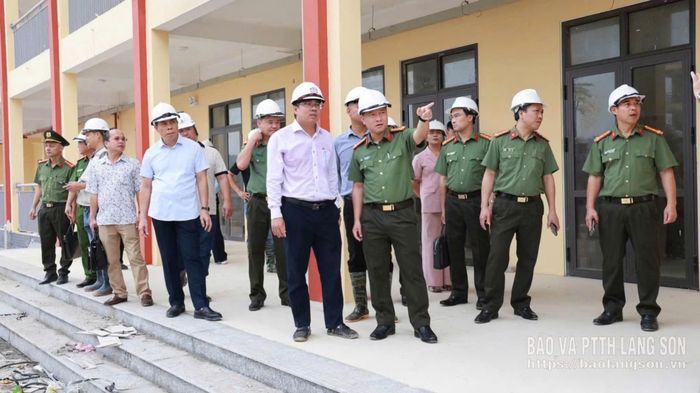  Đồng chí Đại tá Vũ Thanh Tùng, Giám đốc Công an tỉnh cùng đoàn công tác kiểm tra tiến độ thi công tại công trình