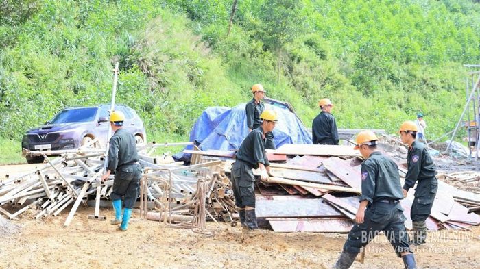 Lực lượng Công an hỗ trợ tại công trường