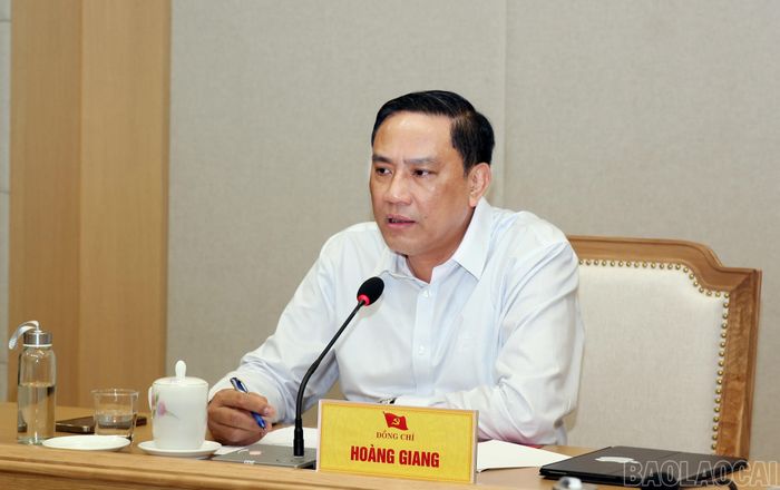 Đồng chí Phó Bí thư Thường trực Tỉnh ủy Hoàng Giang đề nghị Đảng ủy Công an tỉnh tiếp tục tập trung lãnh đạo, chỉ đạo lực lượng Công an các cấp, phối hợp chặt chẽ với cấp ủy, chính quyền địa phương, quyết tâm hoàn thành mục tiêu xây dựng xã, phường không ma túy trong tháng 10/2026.