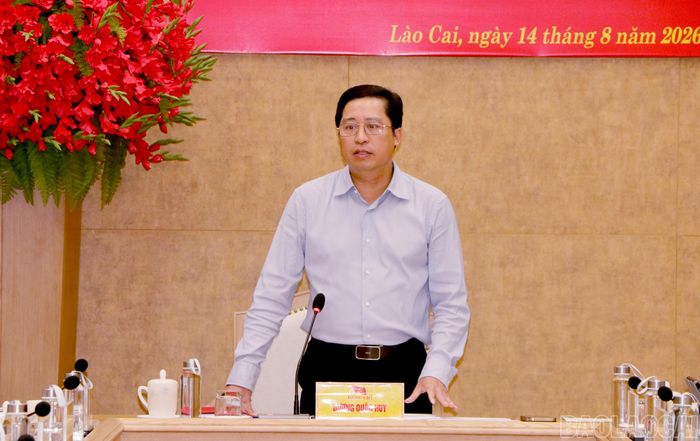 Phát biểu kết luận phiên họp, Bí thư Tỉnh ủy Dương Quốc Huy nhấn mạnh yêu cầu đổi mới mạnh mẽ tư duy, chuyển từ “quản lý văn hóa” sang “quản trị và phát triển văn hóa”.