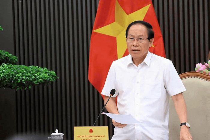 Đồng chí Lê Tiến Châu, Phó Thủ tướng Chính phủ, Trưởng Ban Chỉ đạo xây dựng các trường phổ thông nội trú liên cấp tiểu học và trung học cơ sở tại các xã biên giới yêu cầu từ trung ương đến địa phương vào cuộc quyết tâm đẩy nhanh tiến độ