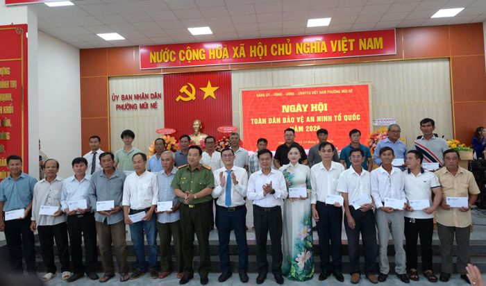 Tập thể và cá nhân trên địa bàn phường Mũi Né được UBND tỉnh khen thưởng