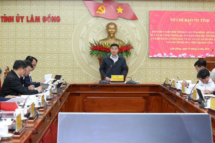 Đồng chí Y Thanh Hà Niê Kđăm, Ủy viên Ban Chấp hành Trung ương Đảng, Bí thư Tỉnh ủy, Trưởng Đoàn ĐBQH tỉnh Lâm Đồng phát biểu kết luận cuộc họp