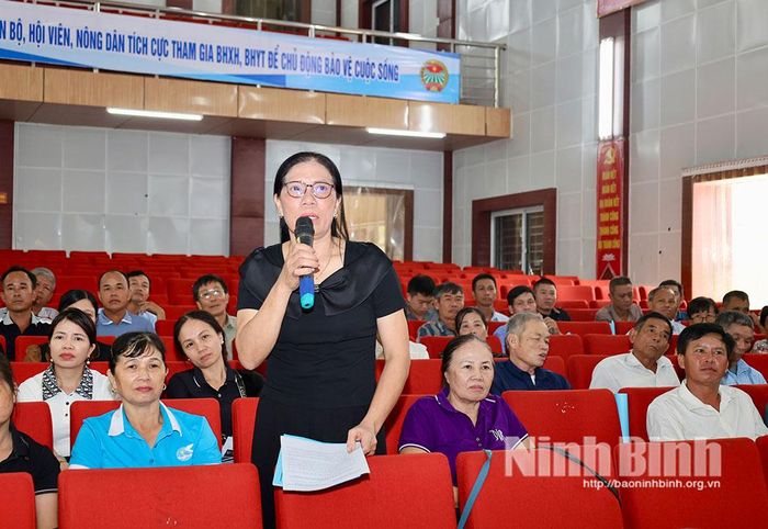 Hội viên nông dân xã Hải Hưng đề xuất chính sách liên quan đến BHYT, BHXH.