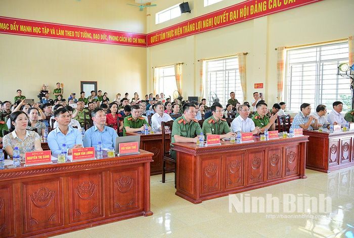 Các đại biểu dự buổi gặp mặt.