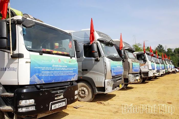 Phương tiện máy móc, nhân lực chuẩn bị thực hiện dự án ngay sau lễ khởi công.