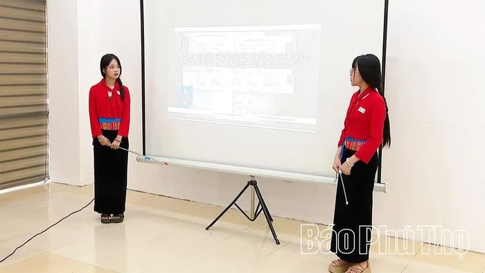 Nhóm tác giả giới thiệu dự án "Lá chắn AI”, nhận diện, cảnh báo và hỗ trợ bảo vệ người dùng trước những nguy cơ trên môi trường số.