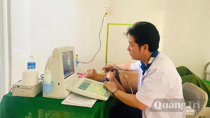 Hoạt động được triển khai theo từng nhóm địa bàn, tại các điểm trạm y tế nhằm tạo điều kiện cho người dân - Ảnh: T.N