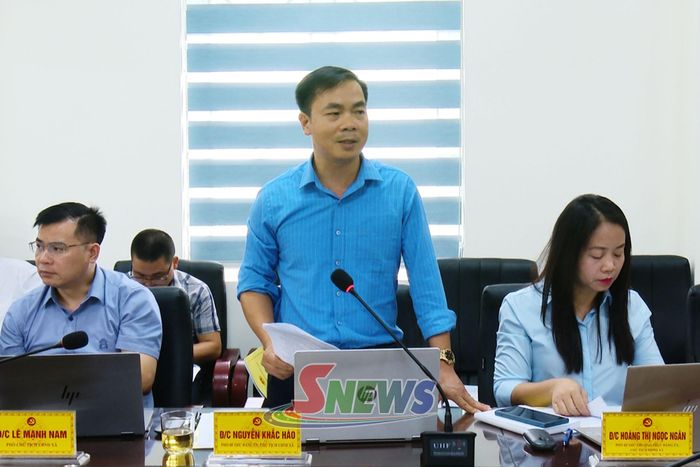 Lãnh đạo Trung tâm Phục vụ Hành chính công tỉnh phát biểu tại cuộc làm việc.