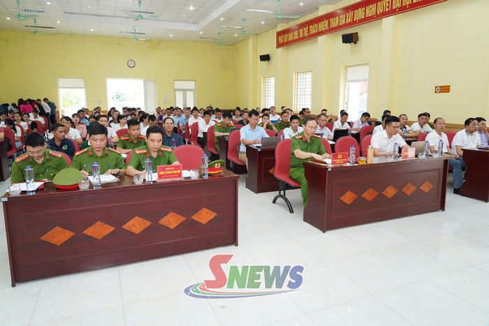 Các đại biểu dự hội nghị.