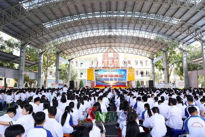 “Ngày hội Toàn dân bảo vệ an ninh Tổ quốc” tại Trường THPT Chuyên Sơn La.