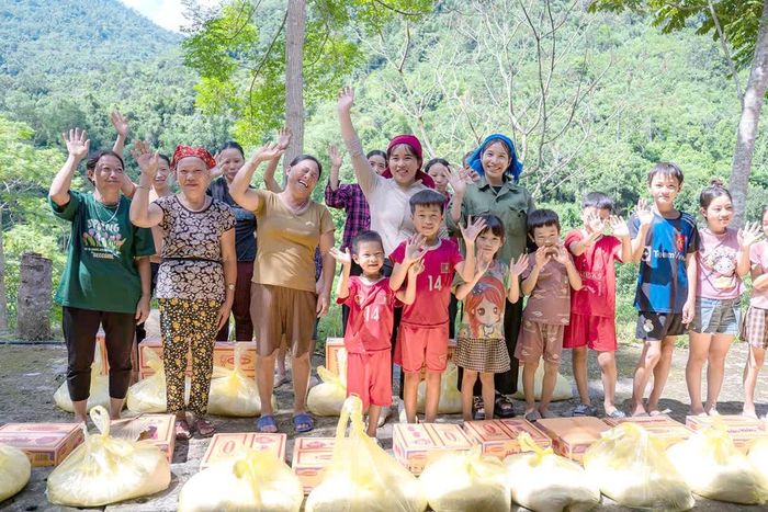 Thành viên Câu lạc bộ Thanh niên số Thượng Lâm tham gia các hoạt động an sinh xã hội, lan tỏa các giá trị nhân văn sâu sắc trên địa bàn xã.