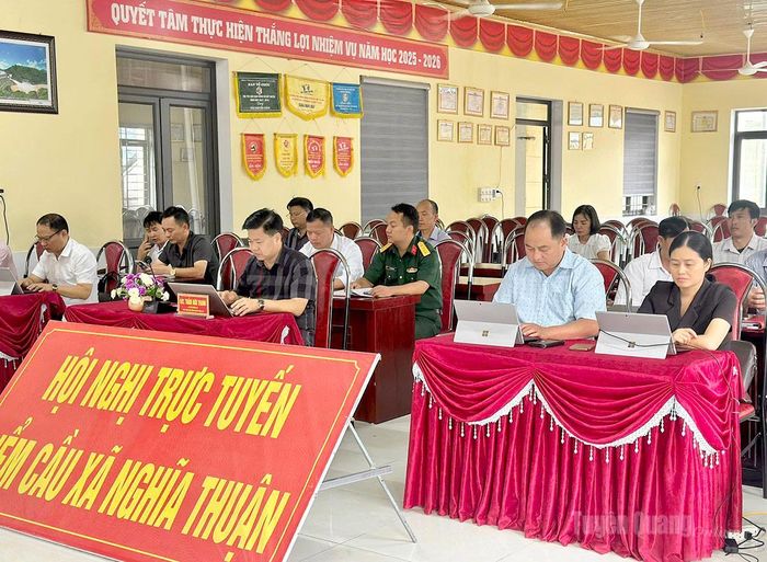 Đại biểu dự hội nghị tại điểm cầu xã Nghĩa Thuận.