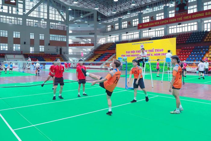 Trận thi đấu diễn ra ngay sau Lễ khai mạc