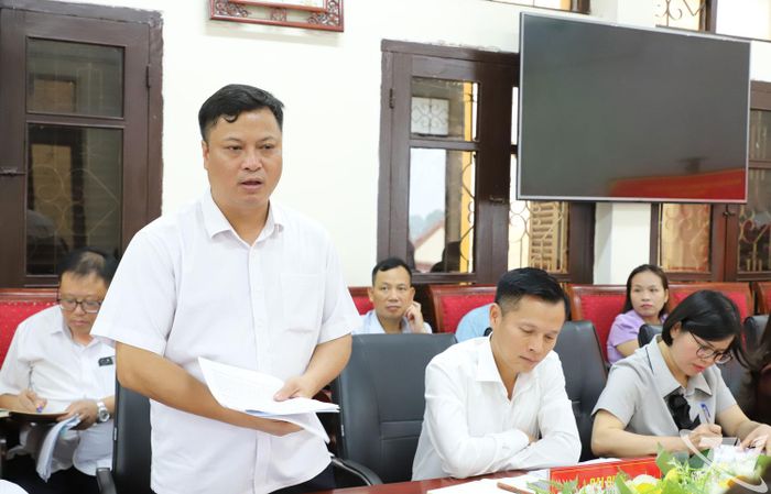Đại biểu phát biểu tại buổi giám sát.