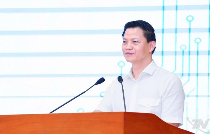 Đồng chí Vương Quốc Tuấn, Chủ tịch UBND tỉnh truyền đạt chuyên đề tại lớp bồi dưỡng.