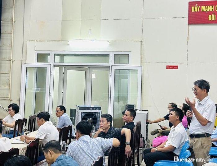 Trao đổi ý kiến tại hội nghị.  
