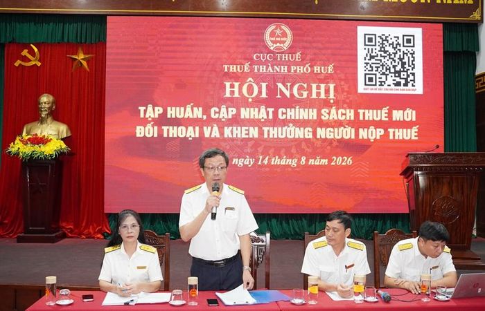  Các phòng chuyên môn Thuế thành phố trực tiếp giải đáp các vướng mắc cho người nộp thuế.