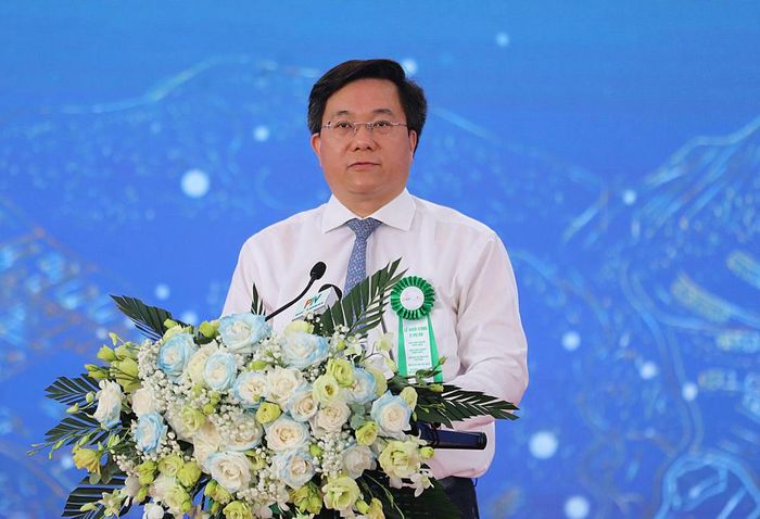 Đ/c Trần Duy Đông - Ủy viên dự khuyết Ban Chấp hành Trung ương Đảng, Phó Bí thư Tỉnh ủy, Chủ tịch UBND tỉnh Phú Thọ yêu cầu các nhà đầu tư tập trung cao nhất nguồn lực, tổ chức triển khai dự án bảo đảm tiến độ, chất lượng, an toàn, hiệu quả. (Ảnh: UBND tỉnh Phú Thọ)