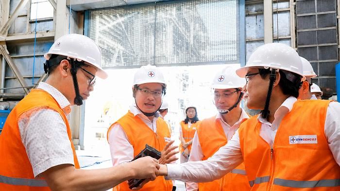 Tổng Giám đốc EVNGENCO3 cùng Giám đốc Công ty Nhiệt điện Phú Mỹ, Giám đốc Công ty EPS kiểm tra công tác đại tu thiết bị Nhà máy điện Phú Mỹ 2.1.