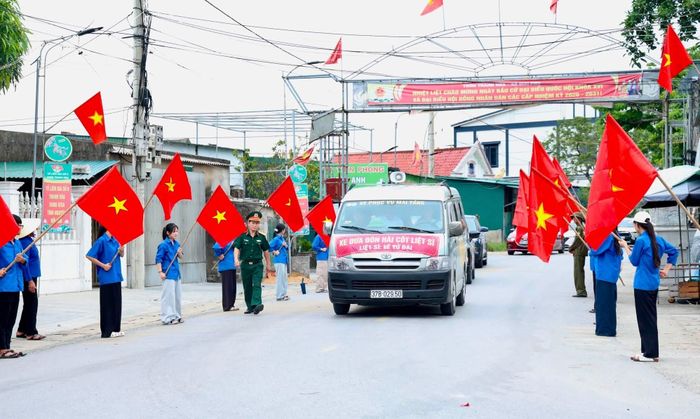 UBND xã Lộc Hà tổ chức đón hài cốt liệt sĩ trở về quê hương.