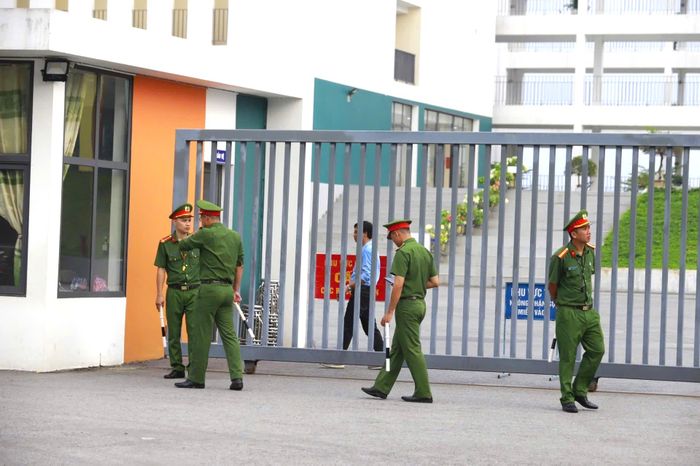 Các thí sinh Trường THPT Chuyên Tuyên Quang bước vào Kỳ thi lại tốt nghiệp THPT năm 2026.