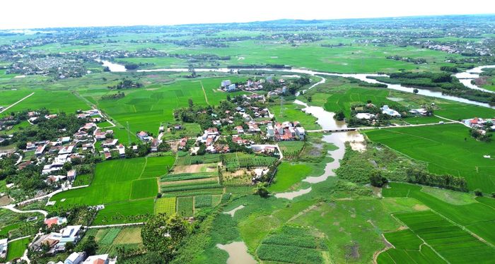 Đường sắt tốc độ cao trên trục Bắc - Nam qua địa bàn tỉnh Quảng Ngãi có chiều dài tuyến khoảng 86,3km, đi qua địa bàn 19 xã, phường. (Ảnh: Lê Danh).