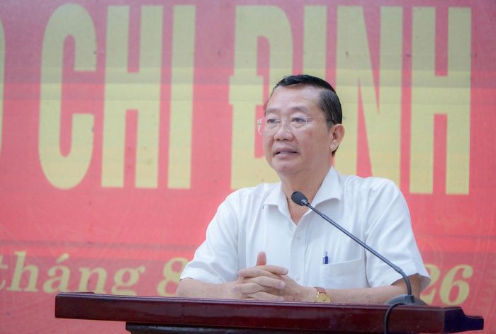 Ông Trần Quang Bảo, Giám đốc Sở Giáo dục và Đào tạo tỉnh An Giang cung cấp thông tin tại Hội nghị giao ban báo chí tỉnh An Giang.