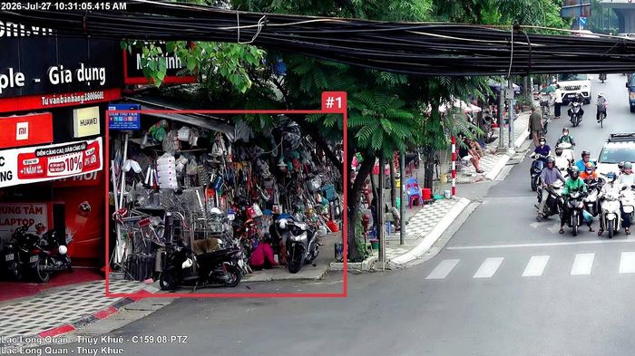 Thiết bị này còn nhận diện nhiều nhóm hành vi và dấu hiệu, gồm: Dừng, đỗ xe tại khu vực cấm; đỗ xe dưới lòng đường, trên vỉa hè trái quy định; buôn bán hàng rong...