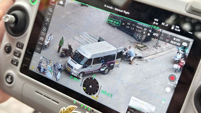 Thiếu tá Nguyễn Ngọc Tú, cán bộ Đội CSGT số 7 cho biết, UAV chuyên dụng có ưu thế trong việc phát hiện sớm các hành vi vi phạm về trật tự, an toàn giao thông và trật tự đô thị tại những vị trí khuất tầm nhìn, khó quan sát hoặc trên các tuyến đường có lưu lượng phương tiện lớn.