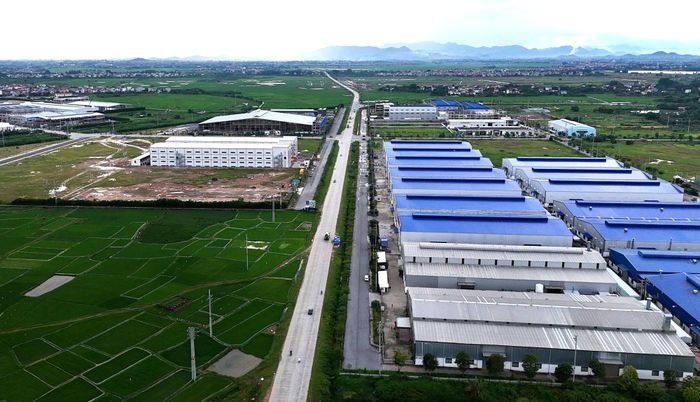 Được biết, đường tỉnh 398 trước đây là dự án đường vành đai IV (Hà Nội) đoạn qua địa phận tỉnh Bắc Giang cũ có tổng chiều dài 35,55 km gồm tuyến chính và 3 tuyến nhánh, cầu vượt đường sắt (Việt Yên) và cầu Xuân Cẩm (Hiệp Hòa) - Bắc Phú (Hà Nội).