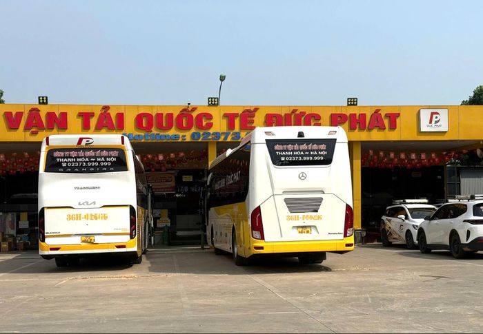 Khu vực nhà chờ, đón trả khách của doanh nghiệp vận tải hành khách trong bến xe được bố trí riêng biệt.