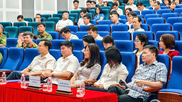 Các đại biểu tham dự hội nghị tuyên truyền phổ biến Luật Hàng không dân dụng 2025 do ACV tổ chức.