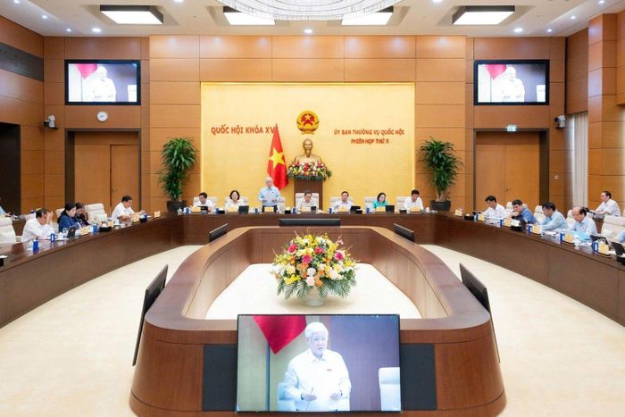 Phó Chủ tịch Thường trực Quốc hội Đỗ Văn Chiến kết luận phiên họp. Ảnh: Quochoi.vn