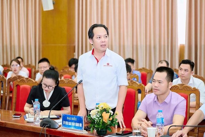 Ông Trần Văn Trường - GĐ Công ty Kiến trúc Nội thất Trường Thịnh phát biểu tại Hội nghị