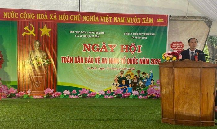 Chủ tịch UBND xã Ia Krái Nguyễn Thanh Phương chia sẻ tại ngày hội, giữ vững bình yên nơi biên giới cũng chính là giữ gìn không gian sinh kế, bảo vệ tài nguyên và tạo nền móng cho phát triển kinh tế bền vững...
