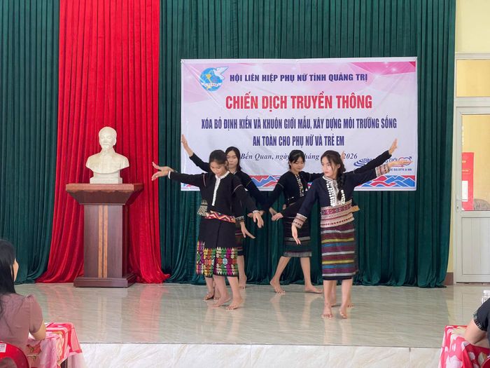 Thực hiện chiến dịch xóa bỏ định kiến và khuôn mẫu giới, xây dựng môi trường sống an toàn cho phụ nữ và trẻ em tại xã Bến Quan