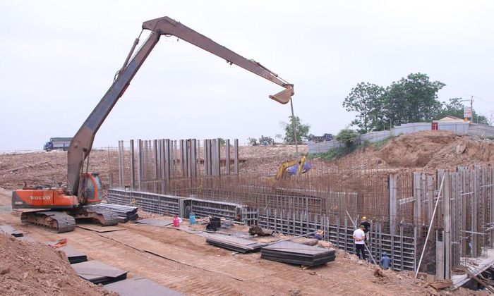 Thi công một công trình đê điều trên địa bàn tỉnh Bắc Ninh. Nguồn ảnh: Báo Bắc Ninh