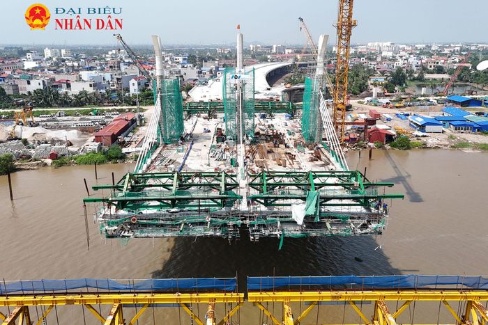 Dự kiến đến cuối tháng 9/2026, đơn vị sẽ hoàn tất các hạng mục để hợp long cầu Hải Thành