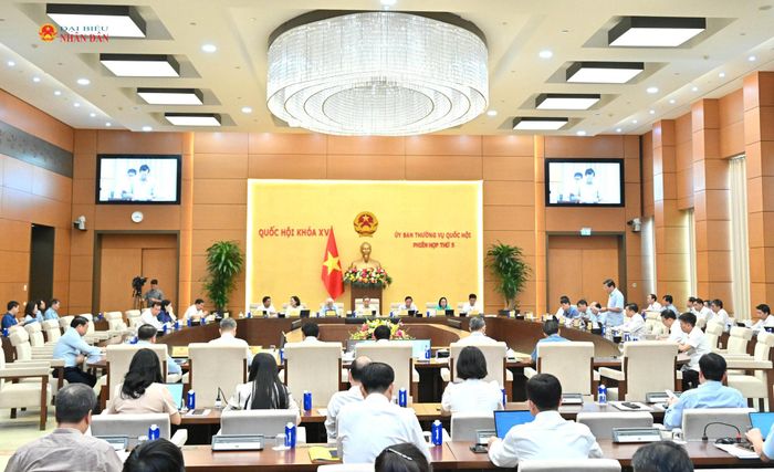 Toàn cảnh phiên họp