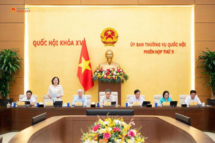 Phó Chủ tịch Quốc hội Nguyễn Thị Hồng phát biểu