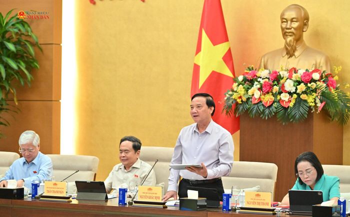 Phó Chủ tịch Quốc hội Nguyễn Khắc Định phát biểu