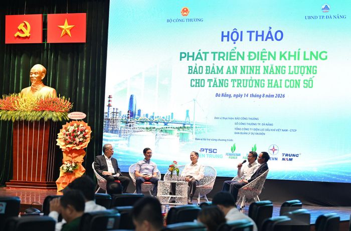 Các chuyên gia thảo luận tại hội thảo.