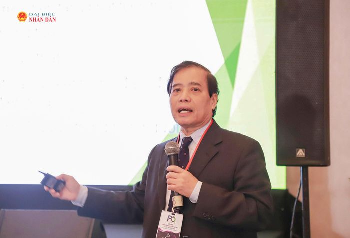 Giảng viên Trường Chính sách công Lý Quang Diệu, Đại học Quốc gia Singapore Giáo sư, Tiến sĩ Vũ Minh Khương phát biểu
