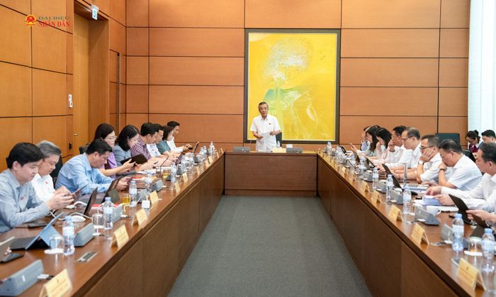Toàn cảnh thảo luận tại Tổ 3 (Thanh Hóa, Tây Ninh). Ảnh: Lâm Hiển