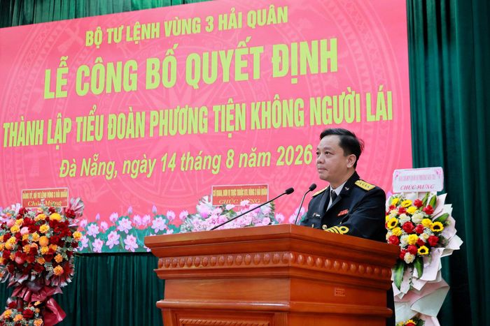 Đại tá Phạm Anh Tuấn, Tư lệnh Vùng 3 Hải quân phát biểu. Ảnh: Ngọc Vĩnh
