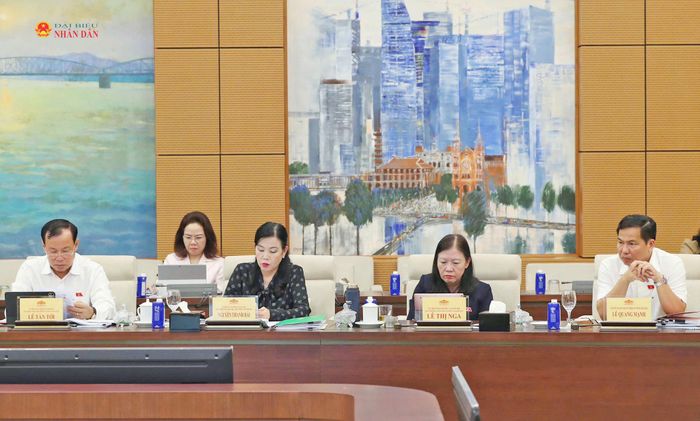 Các đại biểu dự phiên họp
