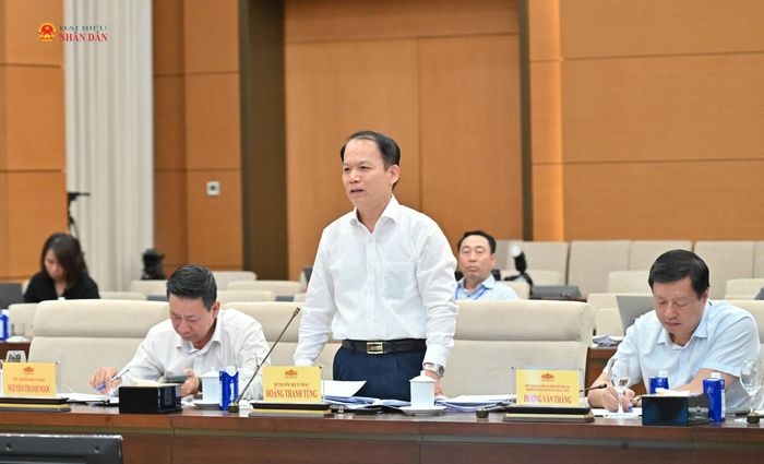 Bộ trưởng Bộ Tư pháp Hoàng Thanh Tùng trình bày Báo cáo tóm tắt tiếp thu, giải trình và chỉnh lý dự thảo Luật Hòa giải ở cơ sở (sửa đổi)