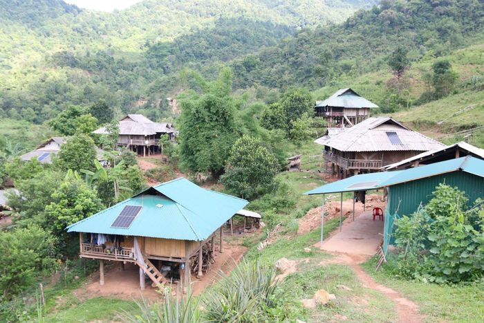 TAND tỉnh Điện Biên phối hợp bàn giao hệ thống điện mặt trời cho bản Nậm Chua, Điện Biên