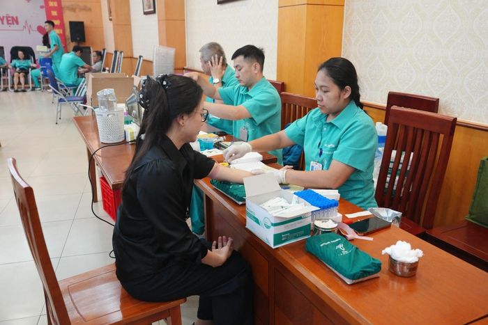 Thủ tục khám sức khỏe trước khi hiến máu